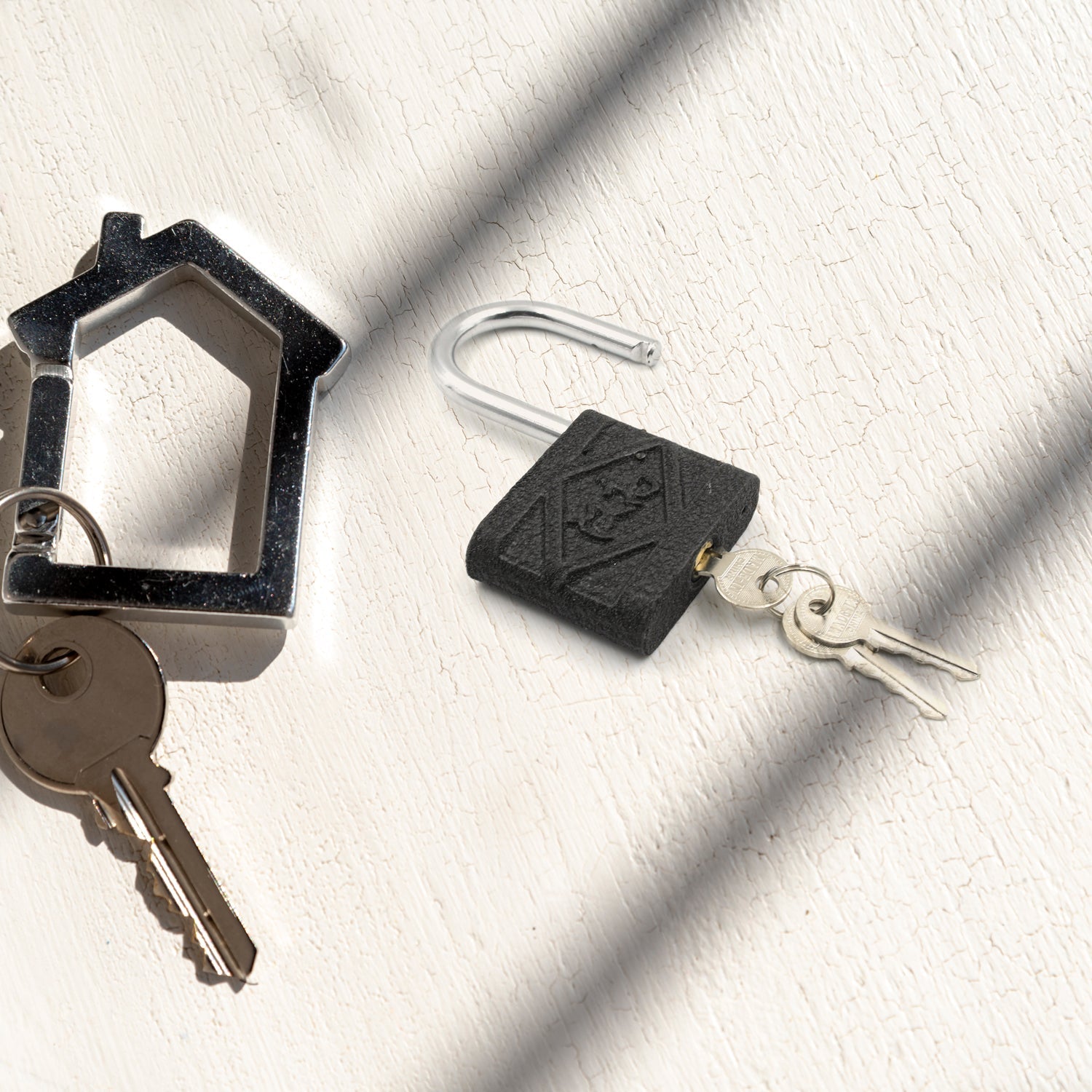 Iron Padlock with Brass Core for Home & Outdoor Security (60mm)