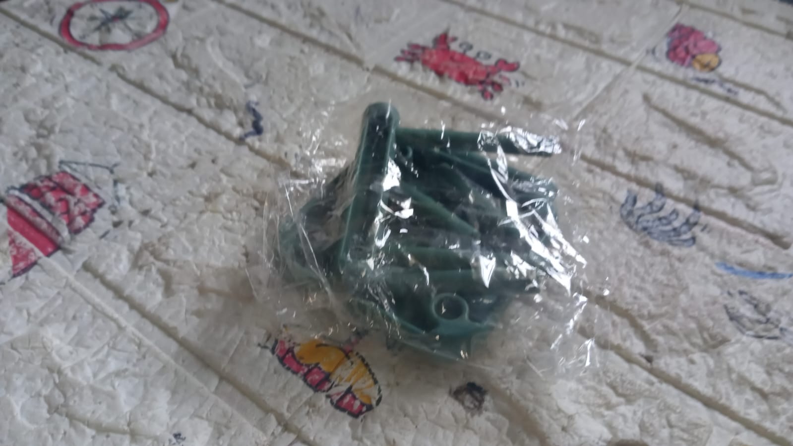 Mini Chair Phone Holder for All Mobile Phones (1 Pc)